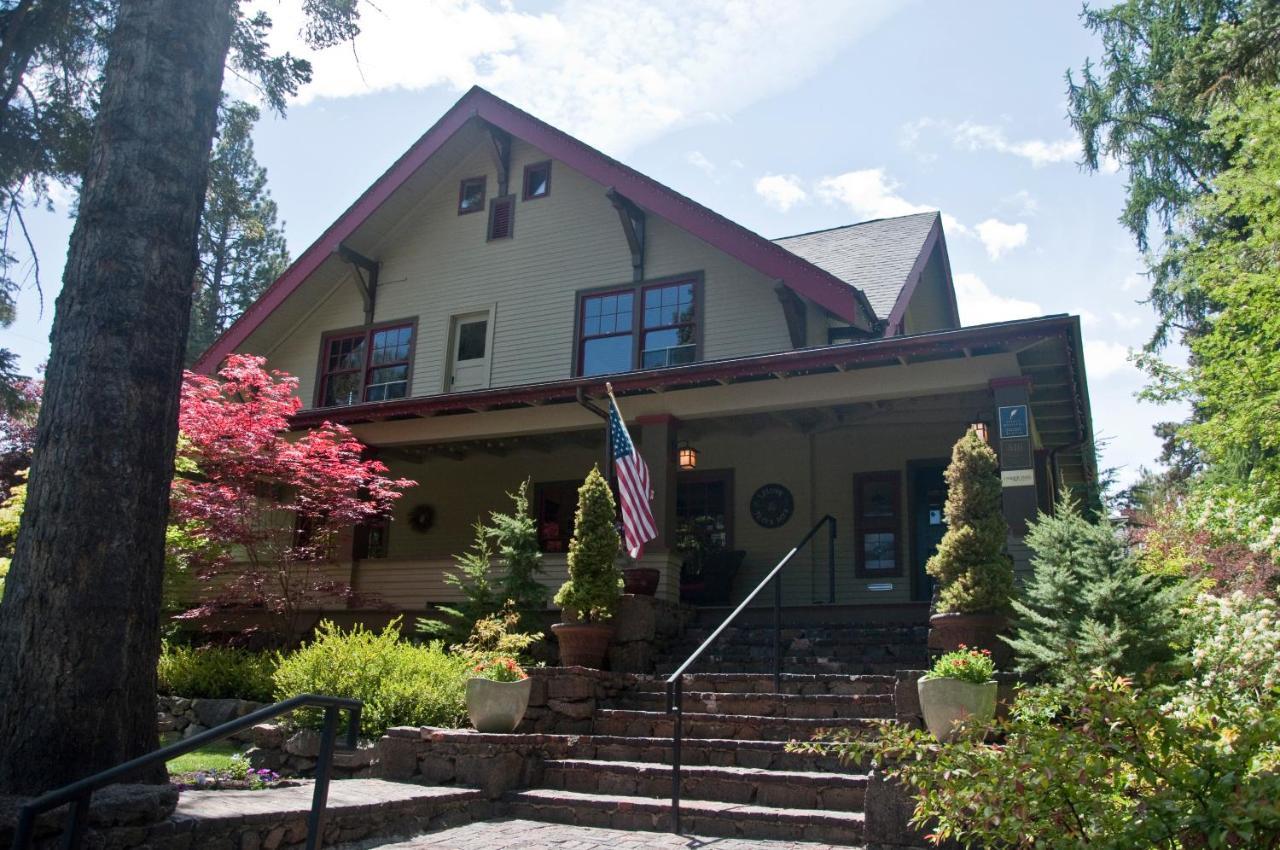 Lara House Bed And Breakfast Bend Exterior photo